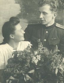 Вовк Юрий Арсеньевич (на фото с женой Галиной Никитичной)