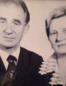 Руденко (Хирнова) Екатерина Федоровна и Хирнов Валентин Андреевич