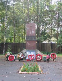Памятник погибшим воинам-фирсановцам