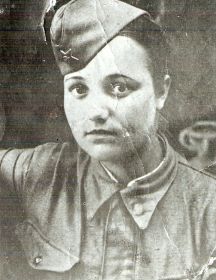 Данилова (в девичестве - Ефанова) Александра Николаевна