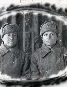 Лукьянов Филипп Михайлович (справа)