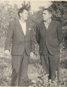 Скряга Григорий Иванович (справа), Несмачный Яков Данилович (слева)