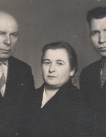 Соболев Сергей Трофимович (слева)