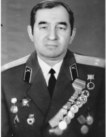 Петров Евгений Харлампиевич