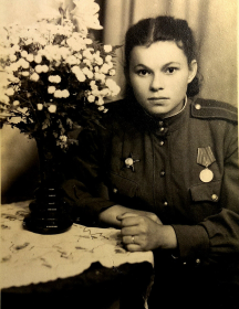Яблонская (Лебедева) Валентина Константиновна