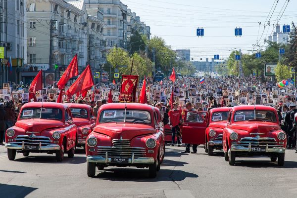 Шествие Бессмертного полка в Челябинске в День Победы 9 мая 2019 года