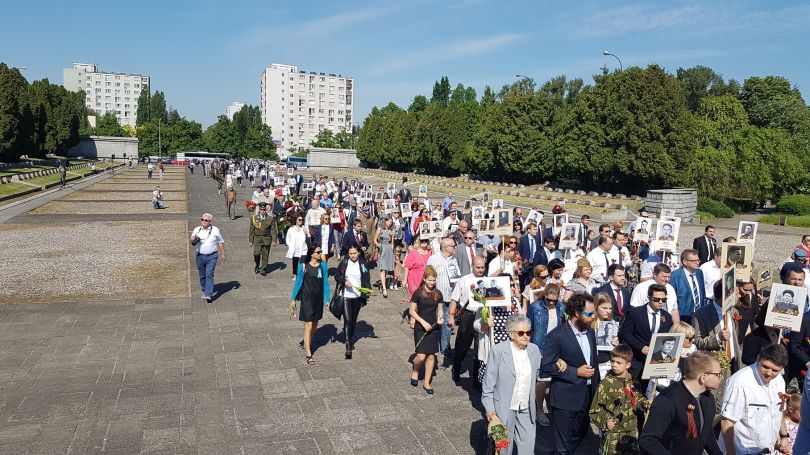 В Варшаве вновь прошёл Бессмертный полк