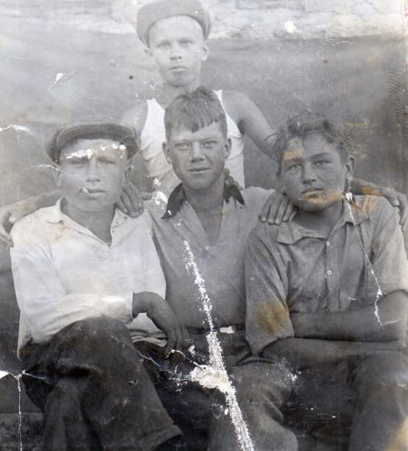 «Последнее лето детства»: в Неизвестном солдате – снимки из архива воина-сибиряка