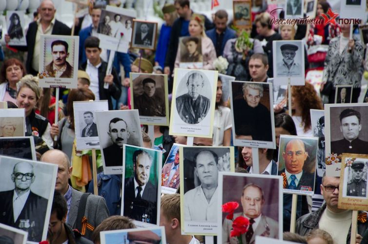 Где заказать транспарант с портретом своего героя в Санкт-Петербурге. 2019 год