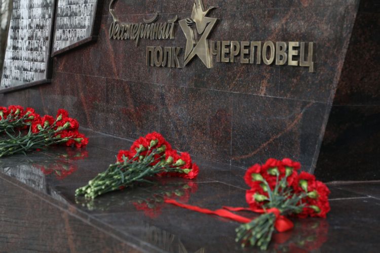 Героев Бессмертного полка в Череповце увековечили на «Стене памяти»