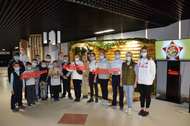 В Челябинске открылась выставочная площадка проекта «Знаменосцы Победы»