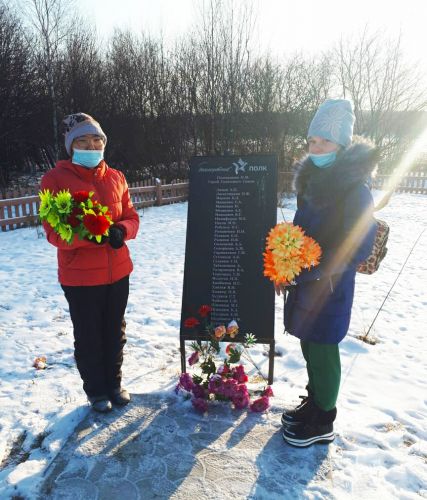 Акция «Возложение цветов» на Обелиске Славы и Сквере Победы Нижнетамбовского с.п.