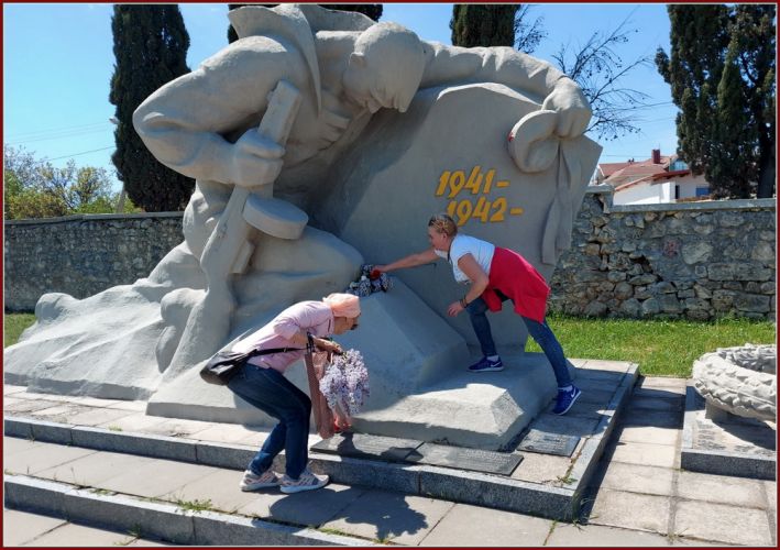Члены РИПОД БП посетили некоторые места ожесточённых боёв за Севастополь, почтили память павших в этих боях героев
