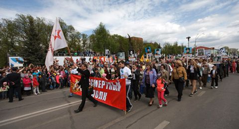 Ветеранам Сызрани привезли подарки к Дню Победы