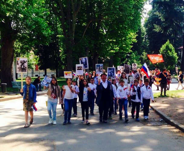 Видео со дня проведения акции "Бессмертного полка" в парке Троттер в Милане 7 мая 2016г.