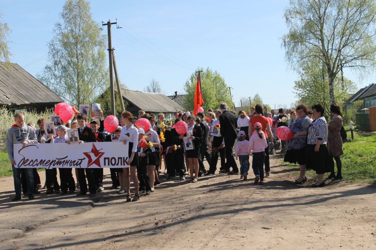 9 мая 2016 года в 10:30 по московскому времени в деревне Орешки прошел Бессмертный полк