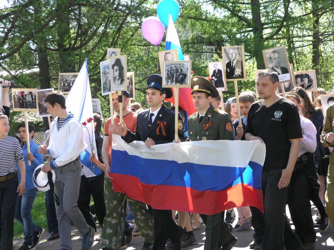 Проведении акции "Бессмертный полк" в пгт. Новозавидовский, 9 мая 2016 год