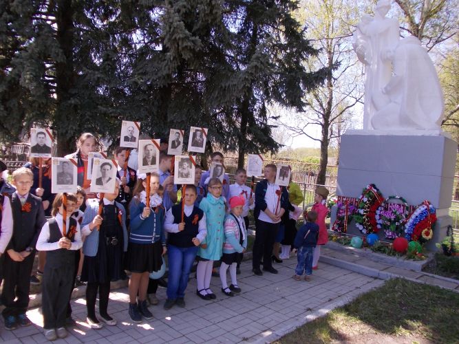 Бессмертный полк в поселке Рассвет