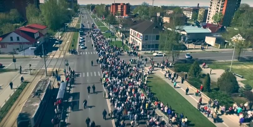 9 мая 2017 в Даугавпилсе. Бессмертный полк. Аэросъёмка