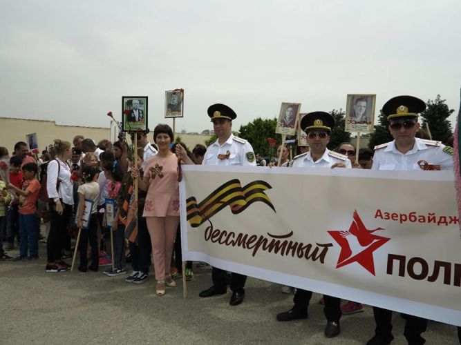 В Азербайджане около тысячи человек приняли участие в шествии Полка