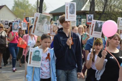 Участники Бессмертного полка в Тугулыме 2019 год