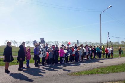 Начинается митинг в поселке Тихоновка