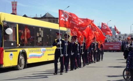 Сопровождение автобуса с ветеранами Великой Отечественной войны на городскую площадь