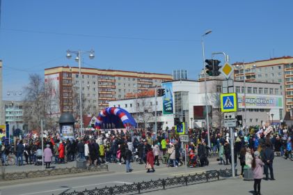 Центральная площадь города Лангепаса - завершающий этап шествия акции "Бессмертный полк"