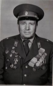 Акимов Павел Никитович награжден тремя орденами и шестнадцатью медалями