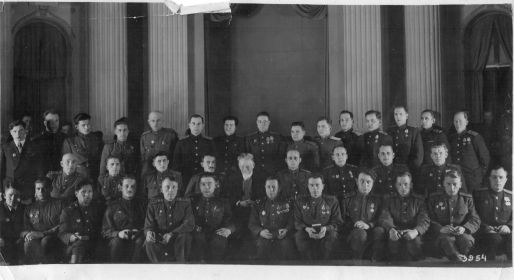 Кремль. Награждение М.И.Калининым. П.А.Купцов во втором ряду (сидит) первый слева.