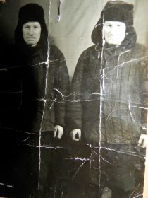Братья- близнецы: слева Финоген, справа Михаил