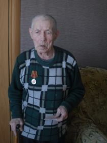 Вручение награды к 70 летию Победы, так же он имеет Орден "Красного Знамя" и Орден Отечественной войны 1 степени и много медалей