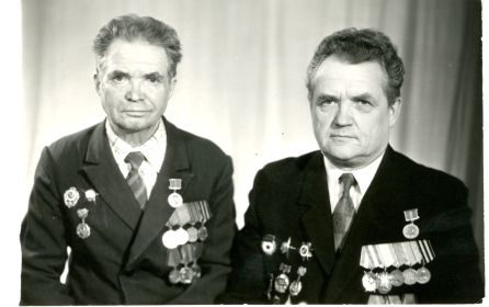 Губин И.П.( с лева), с братом фронтовиком Губиным Евгением Павловичем