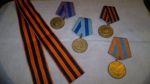 медали за взятие Вены, Кенигсберга, за освобождение Праги, Будапешта, за победу над Германией