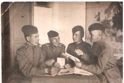 Николай (1 слева)