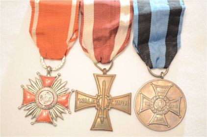 медалью «За взятие Берлина»