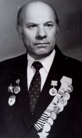 Орден Отечественной войны I степени, Орден Славы III степени, Орден Красной Звезды. медали "За освобождение Варшавы" "За взятие Берлина" "За Победу над Германи....