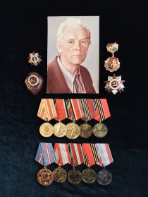 За победу над Японией, отличный связист, и юбилейные знаки