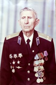 За свои заслуги прадед подполковник Филимонов Александр Георгиевич награждён 5 орденами и 9 медалями.