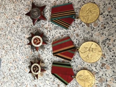 Орден красной звезды и 2 ордена отечественной войны
