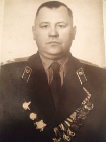 Два ордена Красной звёзды, Орден Ленина, Два Ордена Боевого Красного Знамени.