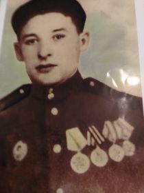 Имеет много наград. В том числе  орден Отечественной войны 2 степени.