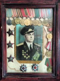 Три Ордена Красной звезды, два Ордена Отечественной войны первой и второй степени, медаль за боевые заслуги, за оборону Москвы, за Победу над Германией, за побе...