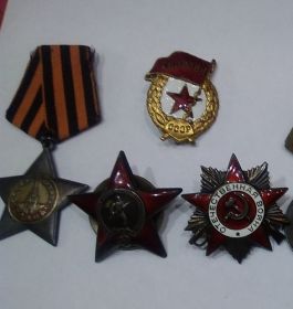 (Слева на право) орден Славы, орден  Красной звезды, орден Отечественной войны (к сожалению утеряны еще два ордена)