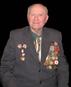 орден Красной звезды. два ордена Великой Отечественной войны. медаль за Отвагу, за освобождение Выборга, Взятие Кенникгсберга,за победу над Японией