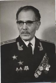 орден"Ленина", орден "Красного Знамени", два ордена"Красной Звезды", орден"Отечественной войны 1 степени", медаль "За боевые заслуги", многие другие награды.