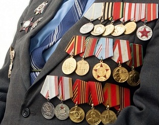 Медаль «За победу над Германией в Великой Отечественной войне 1941–1945 гг.», награжден двумя орденами Отечественной войны 1 и 2 степени, двумя орденами Красной...