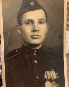Медали за отвагу,  за боевые заслуги.