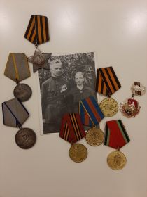 Медалью «За освобождение Варшавы»