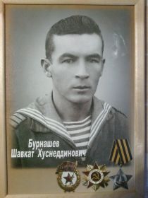 Орден Отечественной Войны первой степени, Орден Славы третьей степени, медали.